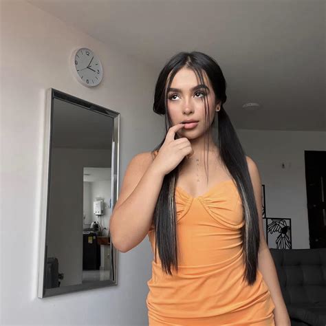 carosofia|@carosofia02 .